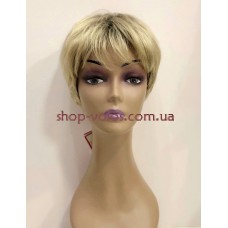 Перука блондин коротка ANGELA тон 24SP613YS4 з ефектом відрослого коріння